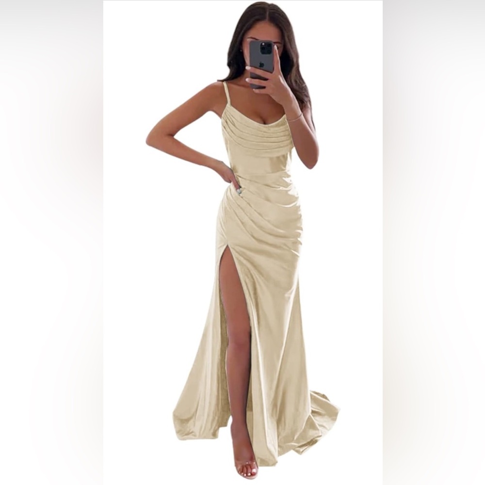 Gorgeous satin dress champagne color size 2 🤩